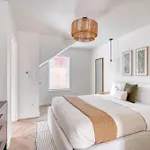Alberta Arts-Tastic Mother-In-Law Suite